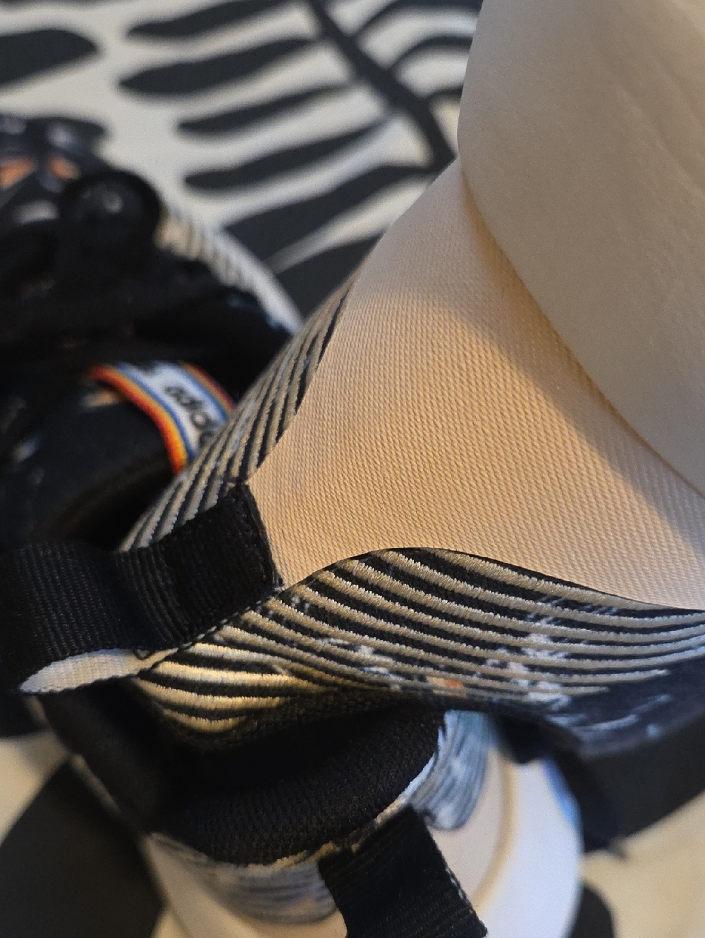 FARM RIO & Adidas Collab Runners - Picture 9 of 10